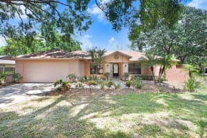 107 Halton Cir, SEFFNER