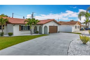 7125 S Shore Dr S, ST PETERSBURG
