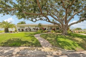 3966 High Bluff Dr, LARGO