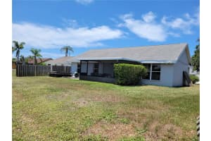 3538 65TH AVENUE CIRCLE, SARASOTA, FL 34243 - MLS#MFRTB8391530