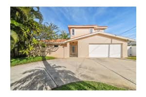 1427 40th Ave Ne, ST PETERSBURG