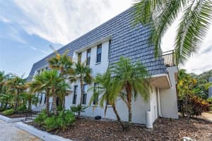 704 LYNDHURST STREET, DUNEDIN, FL 34698 - MLS#MFRTB8391686