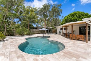 125 LIVE OAK LANE, LARGO, FL 33770 Sold 08/18/25