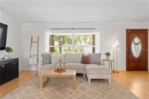 125 LIVE OAK LANE, LARGO, FL 33770 Sold 08/18/25