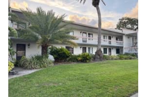 105 Lakeview Way #105, OLDSMAR