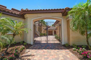 841 PONCE DE LEON DRIVE, ST PETERSBURG, FL 33715 - MLS#MFRTB8392286