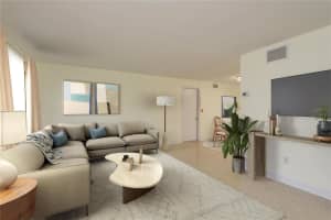 2020 DOUGLAS AVENUE, DUNEDIN, FL 34698 Sold 09/02/25