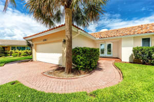 2096 MASSACHUSETTS AVENUE, ST PETERSBURG, FL 33703 - MLS#MFRTB8392337