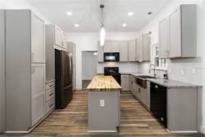 722 SWAYING PALM DRIVE, APOPKA, FL 32712 Sold 08/22/25