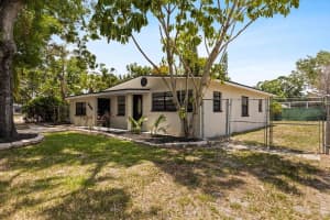 8009 SOMERSET LANE, TAMPA, FL 33615 - MLS#MFRTB8392420