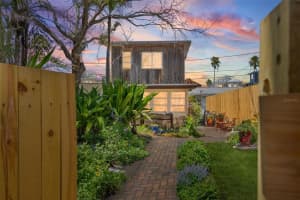 44 77th Ave, TREASURE ISLAND