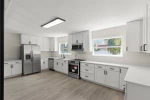 837 EDGEWOOD DRIVE, LAKELAND, FL 33803 - MLS#MFRTB8392458