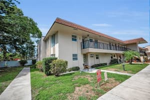 9945 47th Ave N #210, ST PETERSBURG