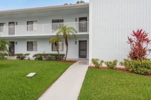 210 Martha Ln #210, OLDSMAR