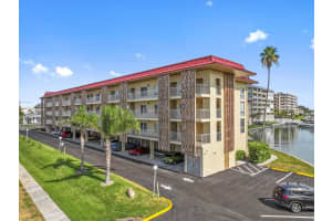 105 ISLAND WAY, CLEARWATER BEACH, FL 33767 - MLS#MFRTB8393150
