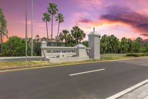 105 ISLAND WAY, CLEARWATER BEACH, FL 33767 - MLS#MFRTB8393150