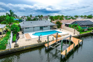 913 SPINDLE PALM WAY, APOLLO BEACH, FL 33572 Sold 08/21/25