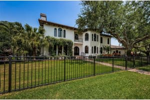 147 BAY POINT DRIVE, ST PETERSBURG, FL 33704 - MLS#MFRTB8393398