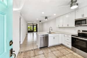 9142 OAKWOOD LANE, SEMINOLE, FL 33776 - MLS#MFRTB8393489