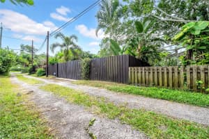 533 36TH AVENUE, ST PETERSBURG, FL 33704 - MLS#MFRTB8393612