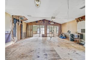 14808 LAKE MAGDALENE CIRCLE, TAMPA, FL 33613 - MLS#MFRTB8393627