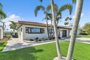241 176TH TERRACE DRIVE, REDINGTON SHORES, FL 33708 - MLS#MFRTB8393708