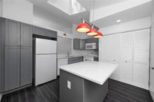 944 SAN CARLOS COURT, ST PETERSBURG, FL 33702 - MLS#MFRTB8393805