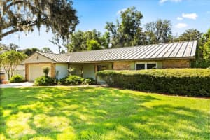 327 LAURA LANE, MOUNT DORA, FL 32757 Sold 10/28/25