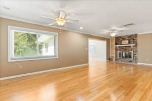 327 LAURA LANE, MOUNT DORA, FL 32757 Sold 10/28/25