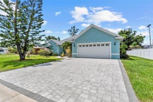 716 LAUREL AVENUE, VENICE, FL 34285 - MLS#MFRTB8393908