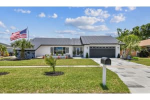 325 GLADSTONE BOULEVARD, ENGLEWOOD, FL 34223 - MLS#MFRTB8394010