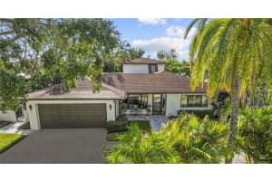 208 LIVE OAK LANE, LARGO, FL 33770 Sold 08/08/25