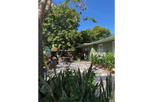 640 Broadway St, LONGBOAT KEY