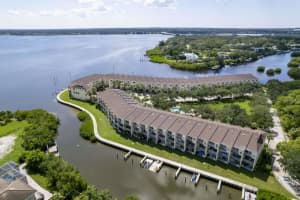 115 Brent Cir, OLDSMAR
