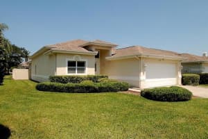 2784 Alexander Dr, CLEARWATER