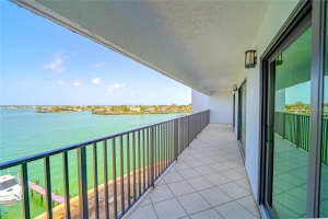 240 SAND KEY ESTATES DRIVE, CLEARWATER BEACH, FL 33767 Sold 07/03/25