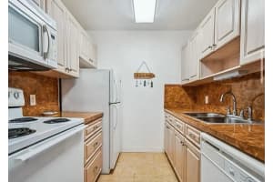 8425 112TH STREET, SEMINOLE, FL 33772 - MLS#MFRTB8394961