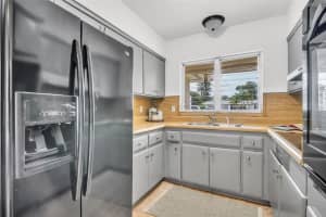 410 CORONA AVENUE, CLEARWATER, FL 33765 Sold 08/19/25
