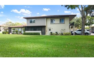 2941 Lichen Ln #b, CLEARWATER