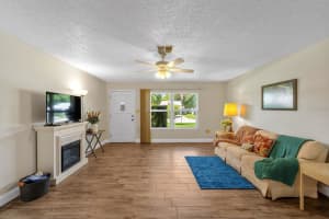 2825 WOODCREST LANE, LAKELAND, FL 33805 - MLS#MFRTB8395795