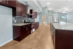 2950 NORTH ORIENTE AVENUE AVENUE, SARASOTA, FL 34235 - MLS#MFRTB8395844
