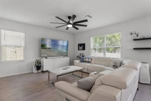 10823 TRAILING VINE DRIVE, TAMPA, FL 33610 - MLS#MFRTB8395944