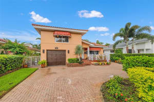 243 SNELL ISLE BOULEVARD, ST PETERSBURG, FL 33704 - MLS#MFRTB8396007