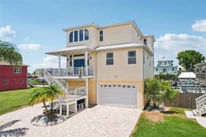 6543 Louise Ct, HUDSON