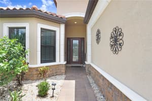 8605 GRAND ALBERATO ROAD, TAMPA, FL 33647 - MLS#MFRTB8396329
