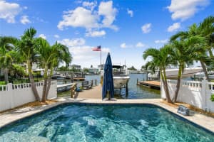 16106 6th St E, REDINGTON BEACH