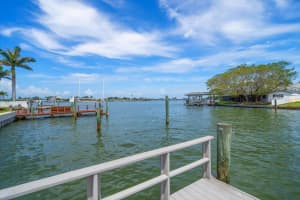 4545 Clearwater Harbor Dr N, LARGO
