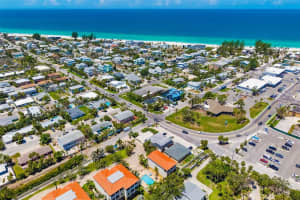202 PEACOCK LANE, BRADENTON BEACH, FL 34217 Sold 08/22/25