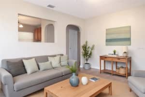 126 LINCOLN CIRCLE, ST PETERSBURG, FL 33703 - MLS#MFRTB8396560