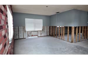 8205 TANGLEWOOD LANE, TAMPA, FL 33615 - MLS#MFRTB8396595